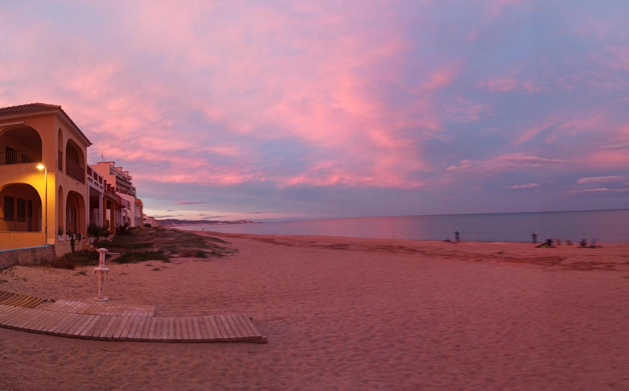 Sunset Room At Front Beach - Habitacion En La Playa Piso Privado Tavernes de la Valldigna Exterior foto